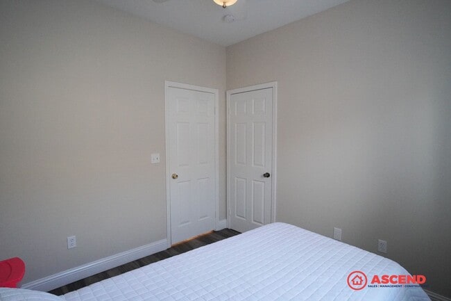 Building Photo - Fully Furnished Home In East Bakersfield!