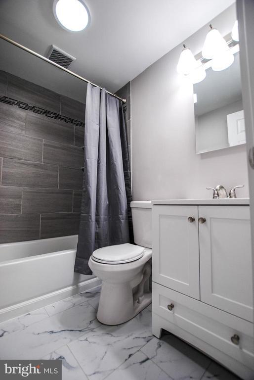 Building Photo - 8512 Hydra Ln