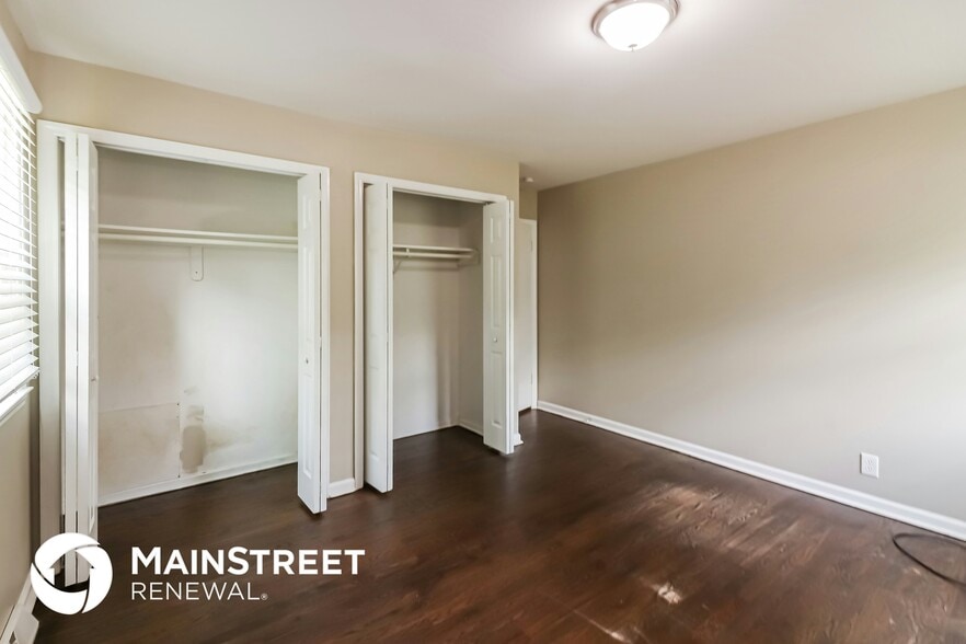 Building Photo - 7200 Willow Ave