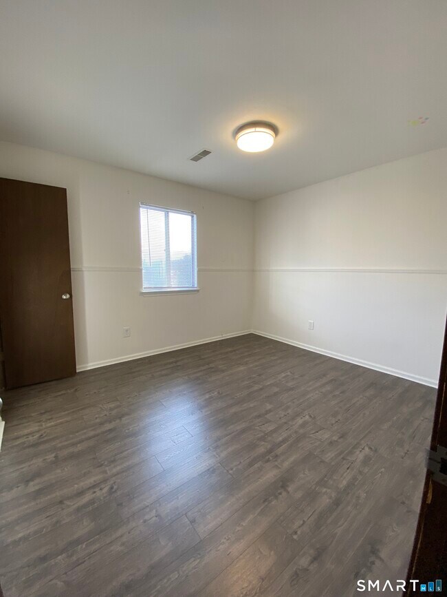 Building Photo - 108 Seaside Ave