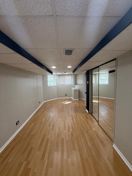 Building Photo - 4523 N Keokuk Ave