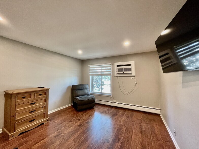 Building Photo - 444 N Wilke Rd