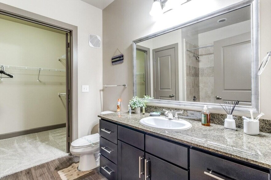 Building Photo - 5054 Addison Cir