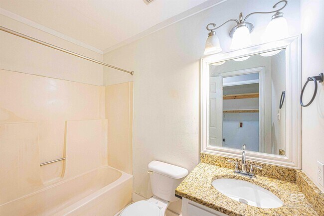 Building Photo - 600 Cheshire Ln