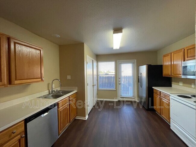 Building Photo - 121 Cambridge Dr