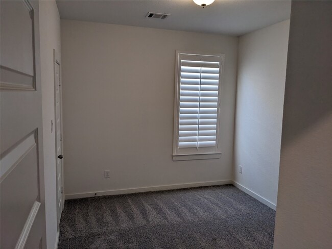 Building Photo - 2206 Hays Ranch Dr