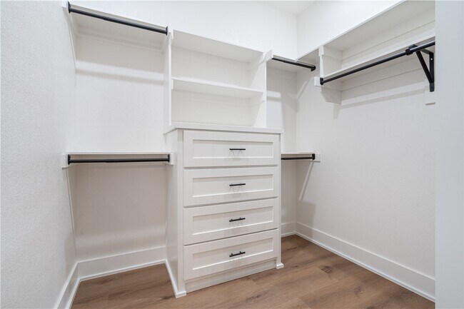 Building Photo - 7006 SW Orange Ave