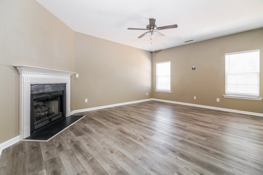 Building Photo - 8401 Neuse Hunter Dr