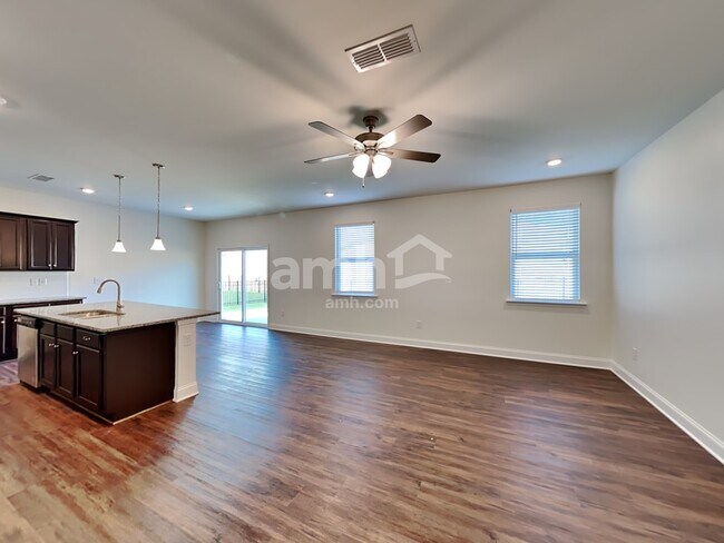 Building Photo - 800 Headland Wy