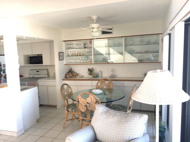 Building Photo - 1555 Tarpon Center Dr