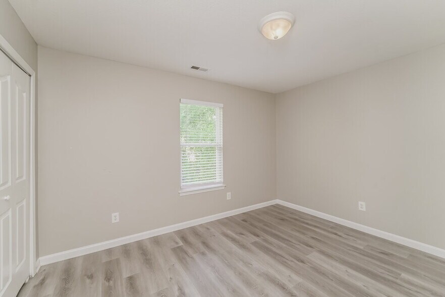 Building Photo - 3910 Hunter Hill Ln