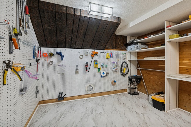 Building Photo - 1037 Heatherfield Ln