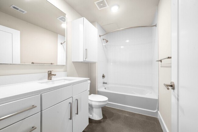 Building Photo - 1825 N San Jacinto Street Unit 641