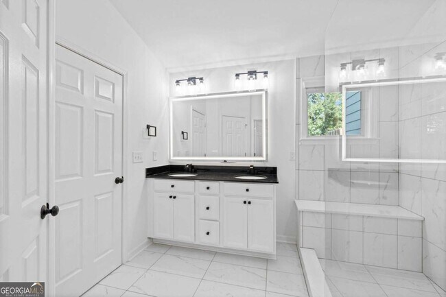 Building Photo - 4228 Laurel Creek Ct SE