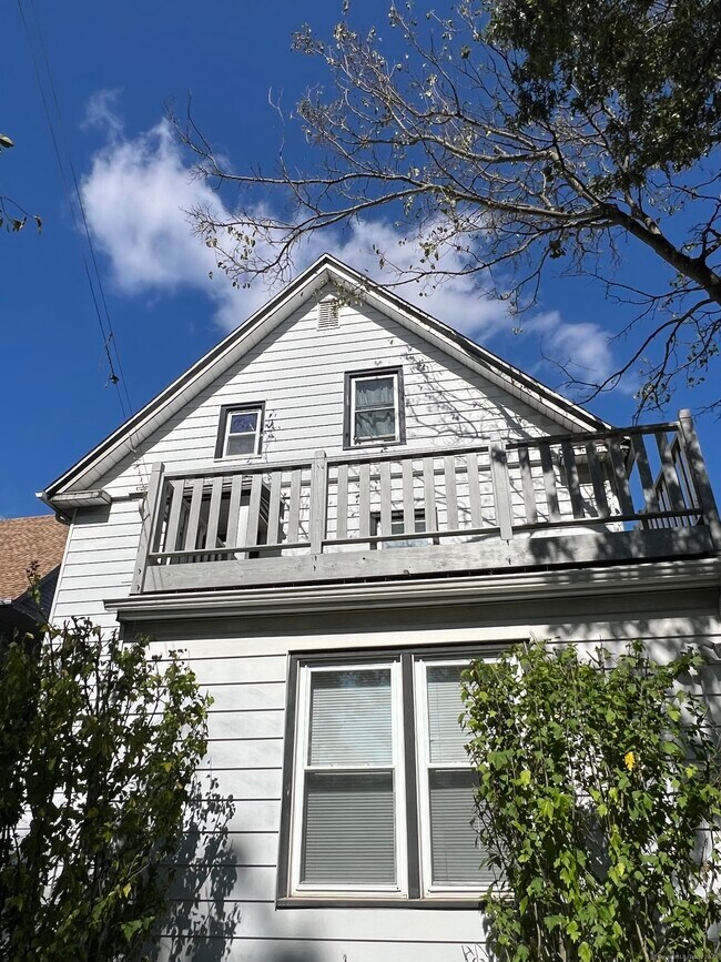 Building Photo - 32 Westwood Rd