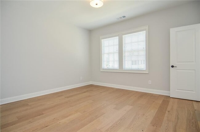 Building Photo - 3963 Enclave Wy