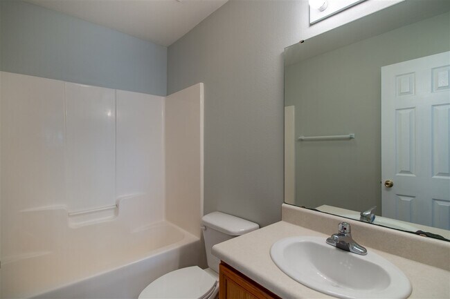 Building Photo - 2738 W Tharpe St