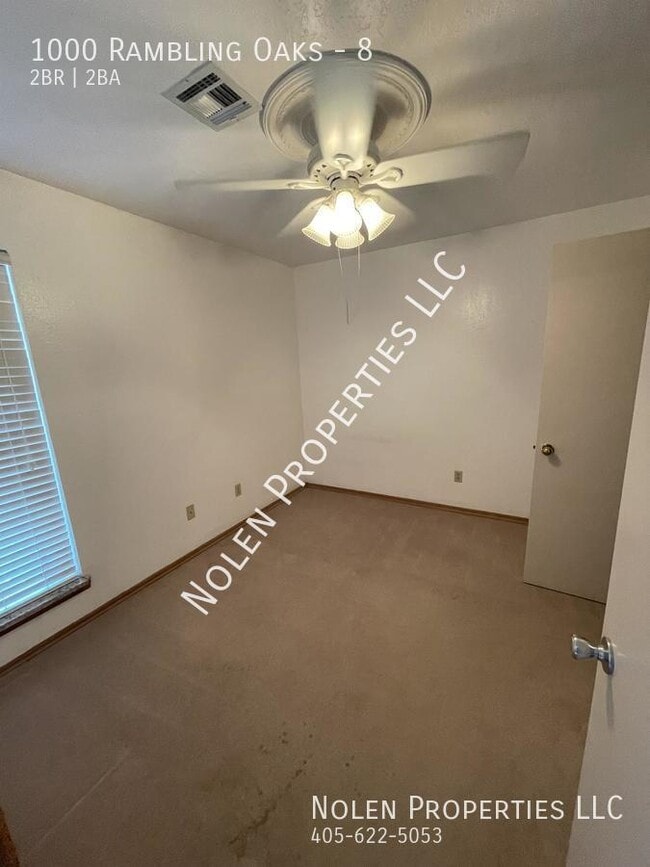 Building Photo - 1000 Rambling Oaks Dr