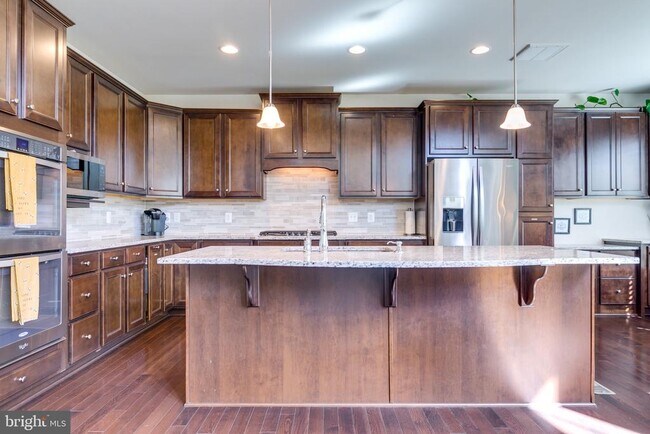 Building Photo - 23582 Prosperity Ridge Pl