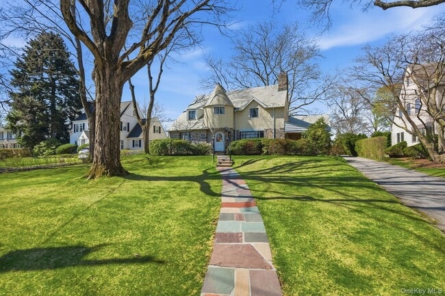 Building Photo - 5 Seymour Pl