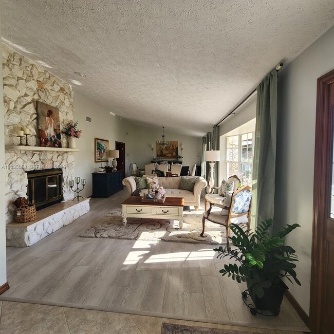 Building Photo - 6101 Palmetto Dr