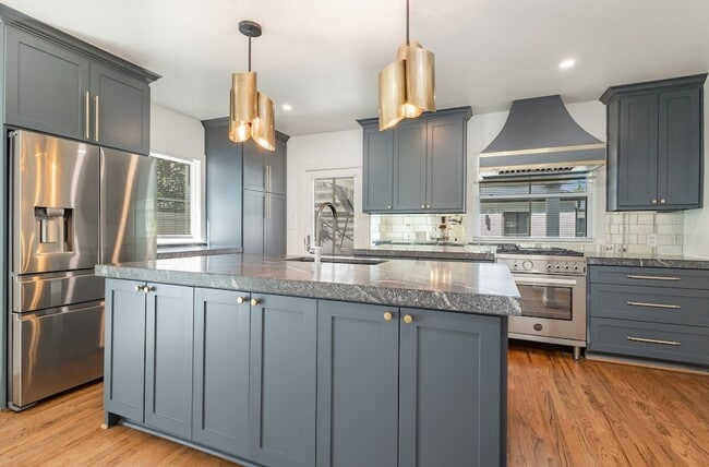 Building Photo - 4148 Normandy Ave