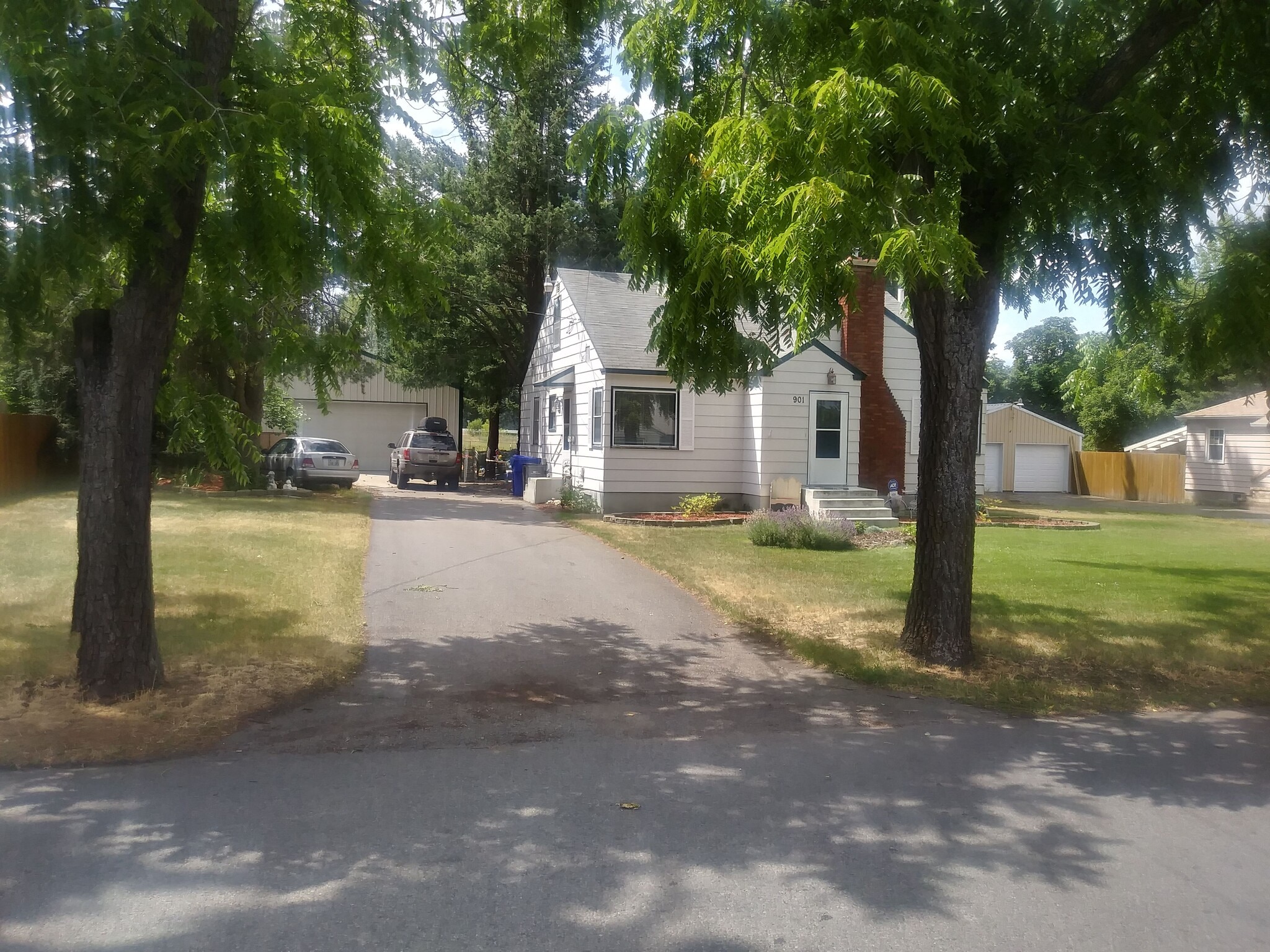 Building Photo - 901 N Locust Rd