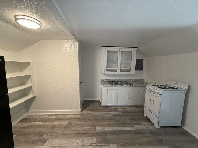 Building Photo - 2567 Rusk St