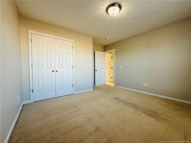 Building Photo - 84 Gloucester Ct