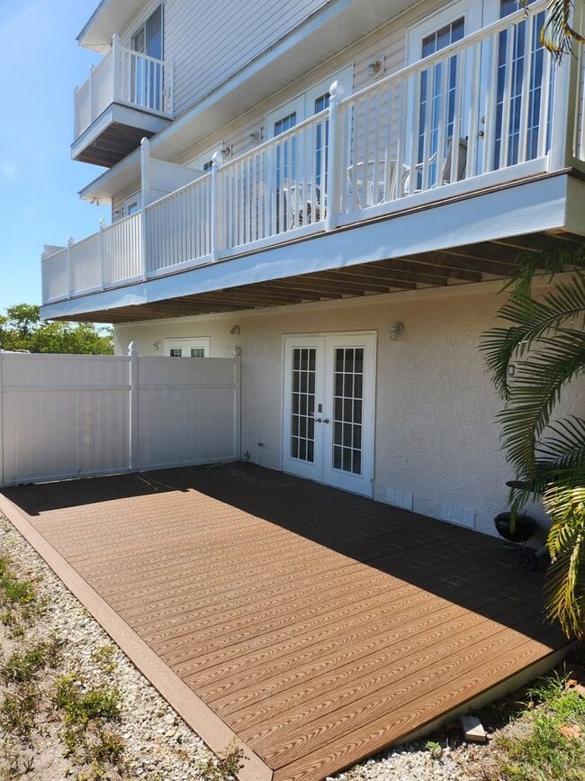 Building Photo - Live on a private island!- Bradenton, FL