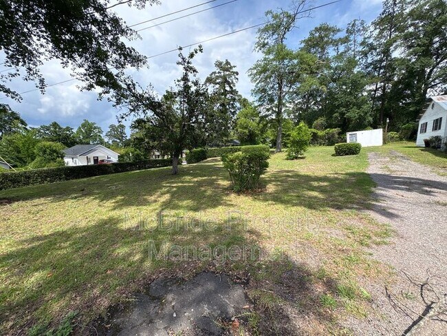 Building Photo - 2754 Hazel St