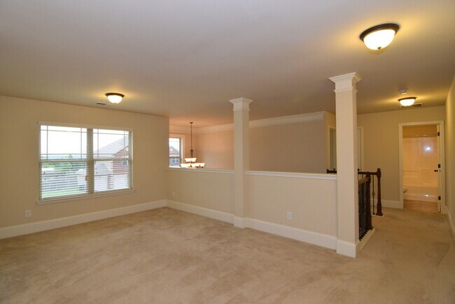 Building Photo - Huge 5 Bed/4 Bath Home Near Ft. Gordon