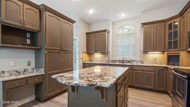 Building Photo - 104 Colony Harbour Rd