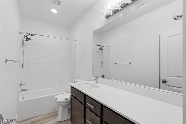 Building Photo - 9958 Valley St