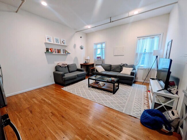 Building Photo - 62 4th St