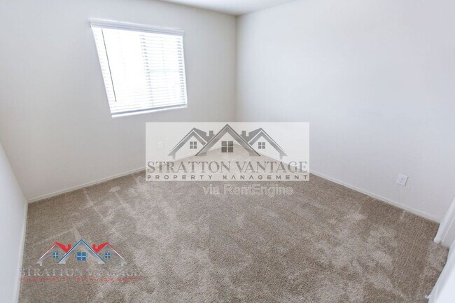 Building Photo - 43620 W Mescal Dr