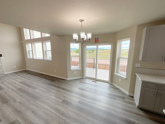 Building Photo - 3 Bedroom Home Available Near S Powers Blv...