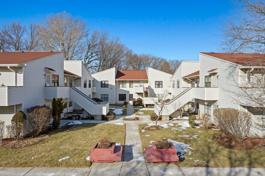 Building Photo - 41 Coriander Way