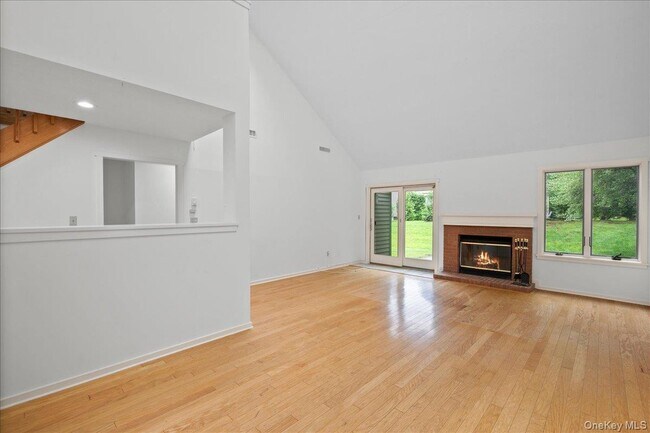 Building Photo - 605 A Heritage Hls