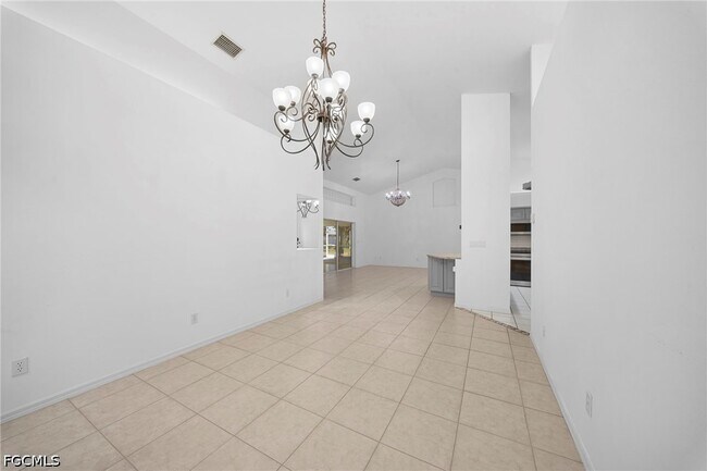 Building Photo - 2614 7th St W