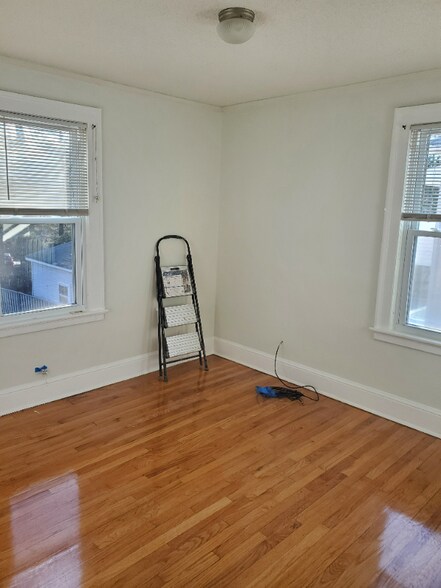 Building Photo - 21 Gillette St