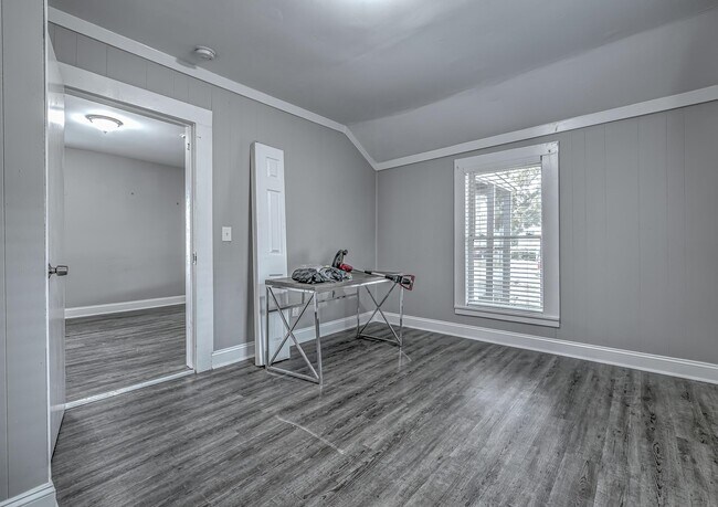 Building Photo - 412 Orange St