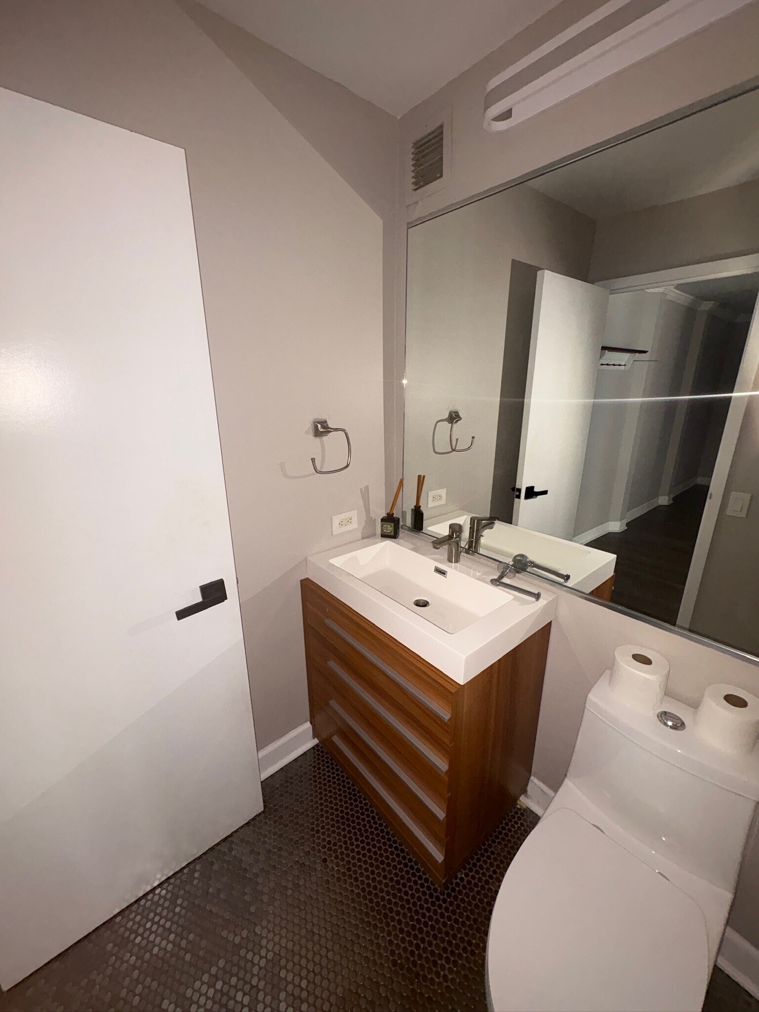 Building Photo - 110 E Delaware Plz