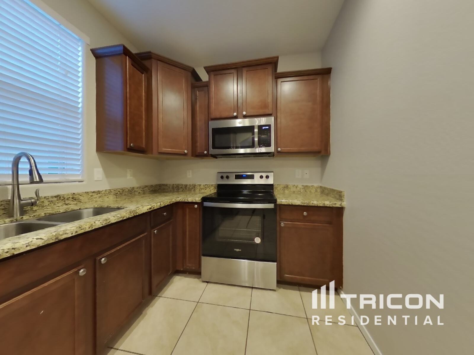 Building Photo - 14875 N 177th Ave