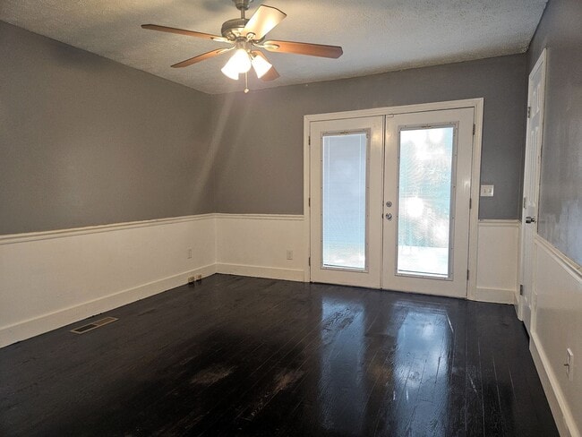 Building Photo - 4595 Tranquil Ln