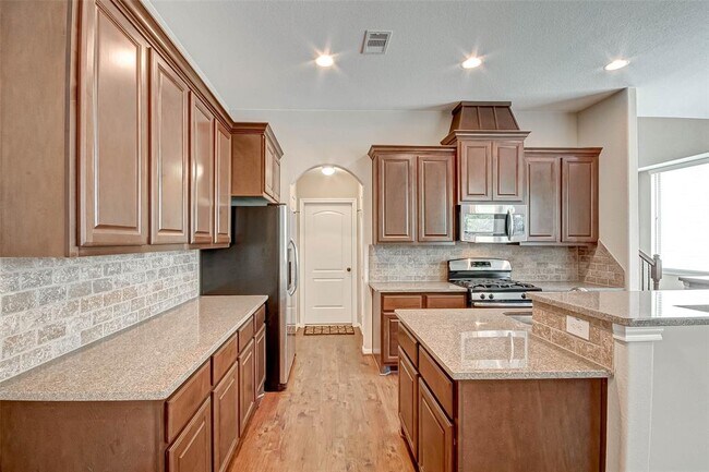 Building Photo - 26 Cheswood Manor Drive