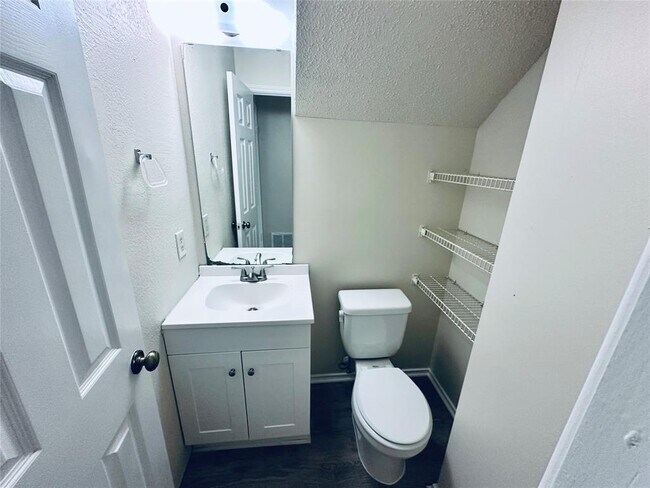 Building Photo - 379 Fantail Loop