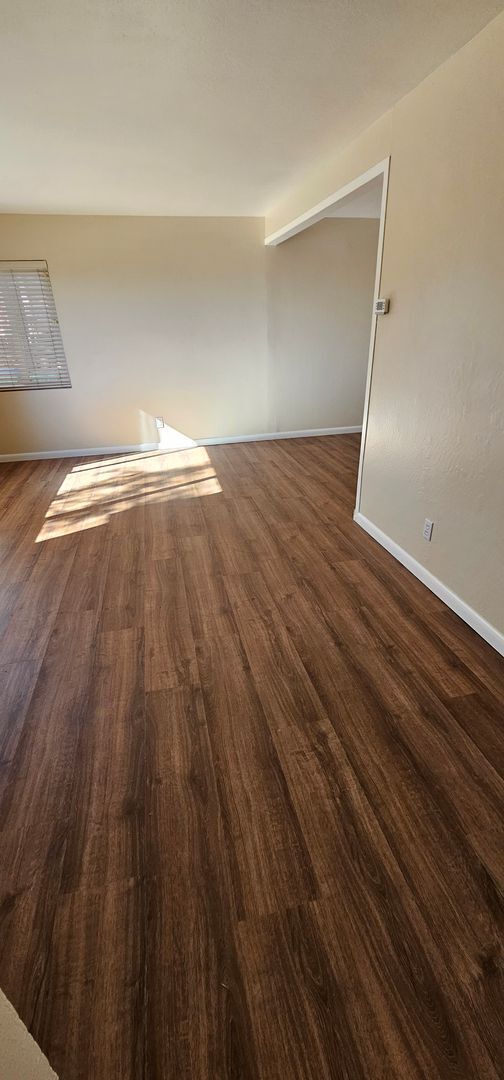 Building Photo - For Rent 2 Bedroom 1 Bathroom 1 Car Garage