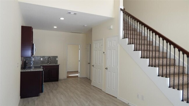 Building Photo - Great 3 Bedroom, 2 1/2 bath new constructi...