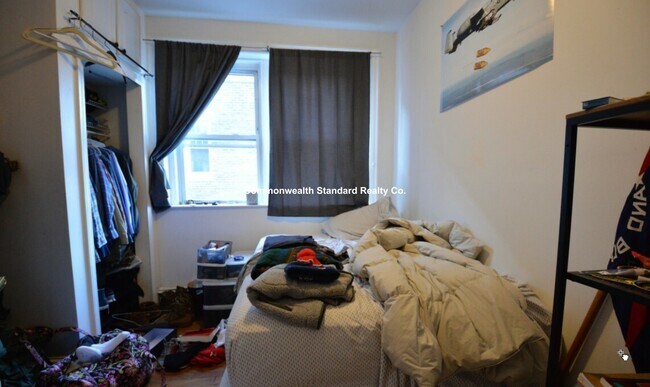 Building Photo - 73 Thatcher St